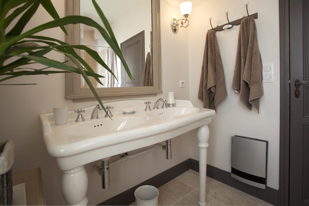 Maison D'Hotes De Charme Les Bruhasses Condom Bilik gambar